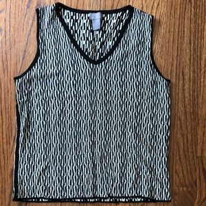Women’s sleeveless v neck sweater